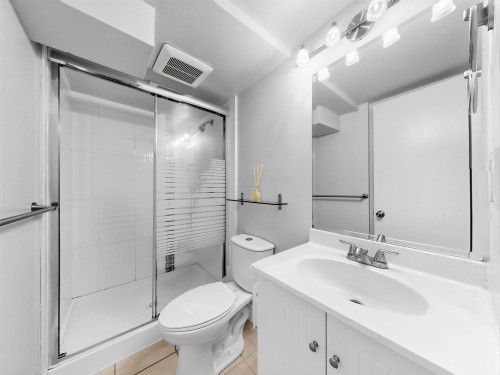 6299 Azure Road, Richmond, BC - Indoor Photo Showing Bathroom