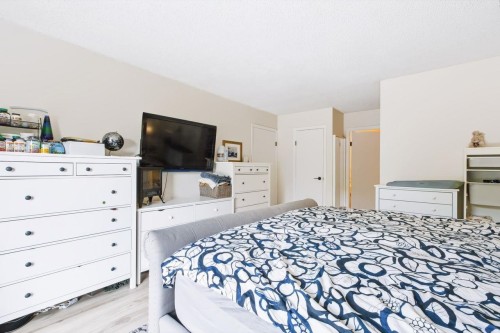 408-1350 View Crescent, Delta, BC - Indoor Photo Showing Bedroom