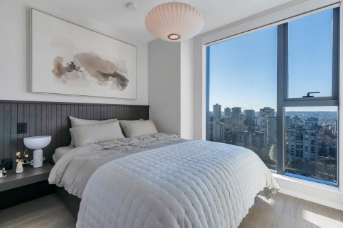1802-1482 Robson Street, Vancouver, BC - Indoor Photo Showing Bedroom