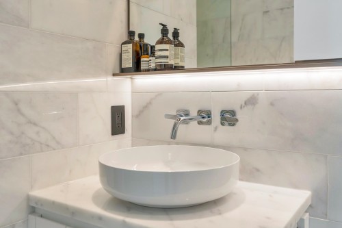 1802-1482 Robson Street, Vancouver, BC - Indoor Photo Showing Bathroom