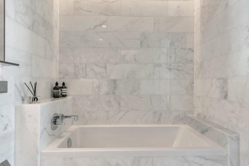 1802-1482 Robson Street, Vancouver, BC - Indoor Photo Showing Bathroom