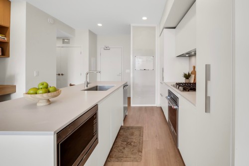 313-1506 Scott Crescent, Squamish, BC - Indoor Photo Showing Kitchen With Upgraded Kitchen