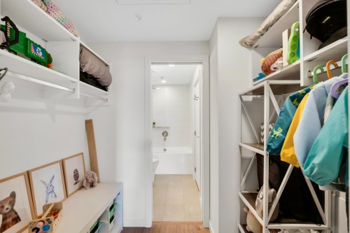 313-1506 Scott Crescent, Squamish, BC - Indoor With Storage
