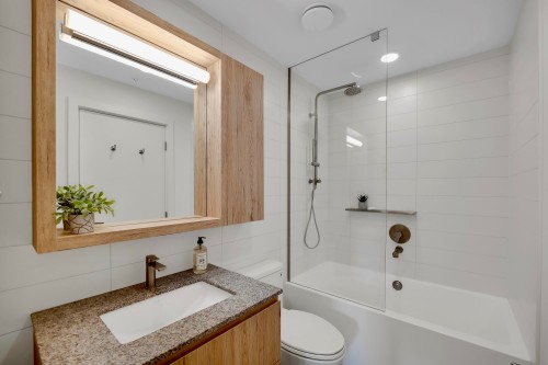 313-1506 Scott Crescent, Squamish, BC - Indoor Photo Showing Bathroom