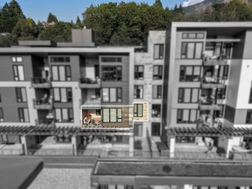 313-1506 Scott Crescent, Squamish, BC - Outdoor With Facade