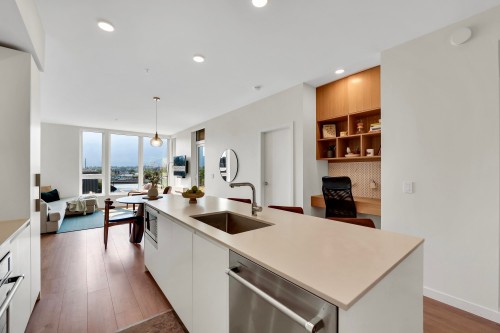 313-1506 Scott Crescent, Squamish, BC - Indoor Photo Showing Kitchen With Upgraded Kitchen