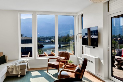 313-1506 Scott Crescent, Squamish, BC - Indoor Photo Showing Living Room