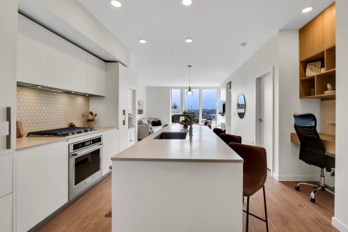 313-1506 Scott Crescent, Squamish, BC - Indoor Photo Showing Kitchen With Upgraded Kitchen