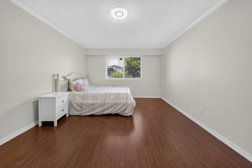 8580 Dakota Place, Richmond, BC - Indoor Photo Showing Bedroom