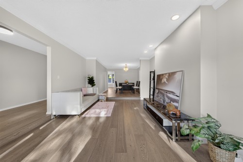 8580 Dakota Place, Richmond, BC - Indoor Photo Showing Other Room