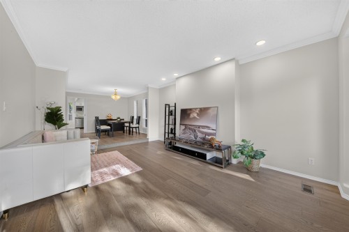 8580 Dakota Place, Richmond, BC - Indoor Photo Showing Other Room