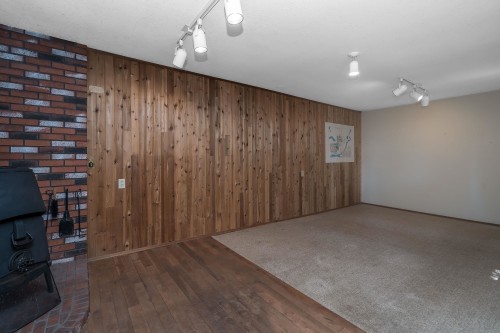 571 Berry Street, Coquitlam, BC - Indoor Photo Showing Other Room