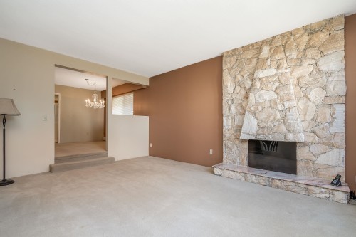571 Berry Street, Coquitlam, BC - Indoor With Fireplace