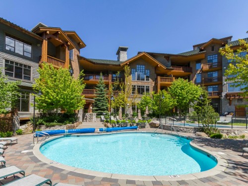416-2202 Gondola Way  Whistler, BC V8E 0M7