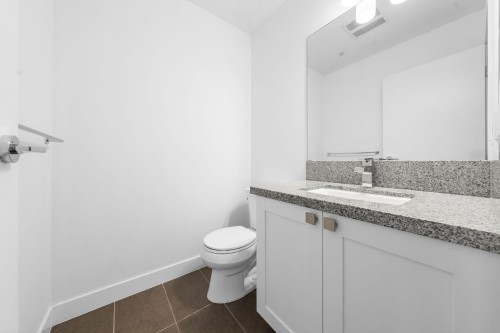 3318 Mt Seymour Parkway, North Vancouver, BC - Indoor Photo Showing Bathroom