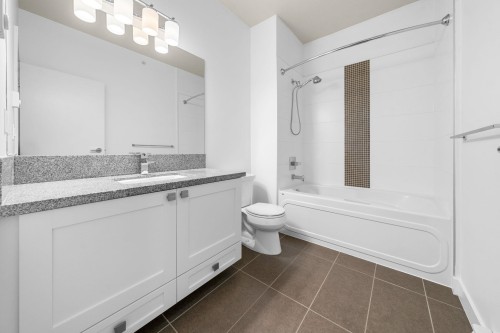 3318 Mt Seymour Parkway, North Vancouver, BC - Indoor Photo Showing Bathroom
