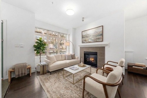 3318 Mt Seymour Parkway, North Vancouver, BC - Indoor Photo Showing Living Room With Fireplace