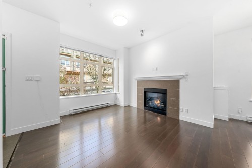 3318 Mt Seymour Parkway, North Vancouver, BC - Indoor Photo Showing Living Room With Fireplace