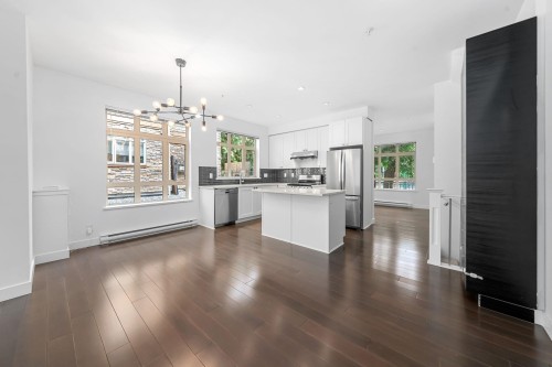 3318 Mt Seymour Parkway, North Vancouver, BC - Indoor Photo Showing Kitchen With Upgraded Kitchen