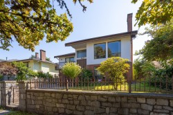 5618 Lancaster Street  Vancouver, BC V5R 4A5