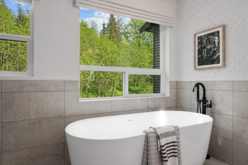 11007 250A Street, Maple Ridge, BC - Indoor Photo Showing Bathroom