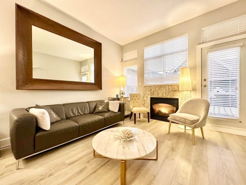 D-136 4th Street W, Vancouver, BC V7M 1H5 3