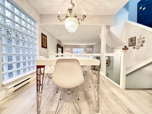 D-136 4th Street W, Vancouver, BC V7M 1H5 5