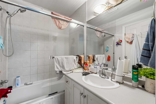11936 236 Street, Maple Ridge, BC - Indoor Photo Showing Bathroom