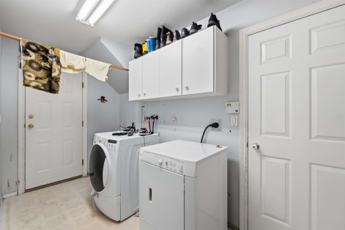 11936 236 Street, Maple Ridge, BC - Indoor Photo Showing Laundry Room