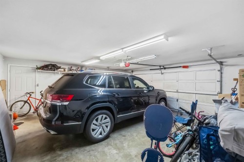 11936 236 Street, Maple Ridge, BC - Indoor Photo Showing Garage