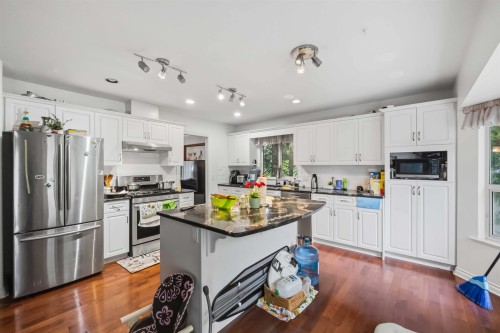 11936 236 Street, Maple Ridge, BC - Indoor Photo Showing Kitchen With Upgraded Kitchen