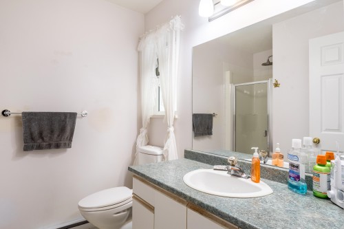 5728 Trail Avenue, Sechelt, BC - Indoor Photo Showing Bathroom