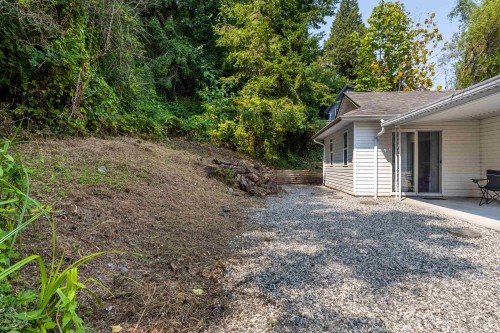 5728 Trail Avenue, Sechelt, BC - Outdoor