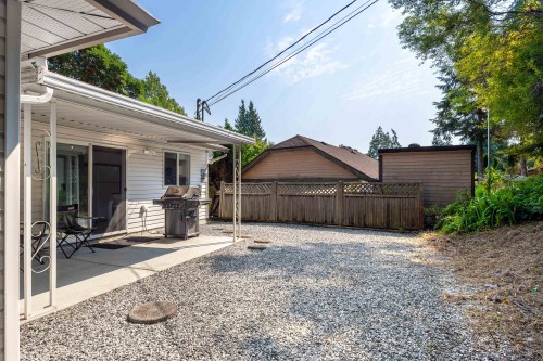 5728 Trail Avenue, Sechelt, BC - Outdoor