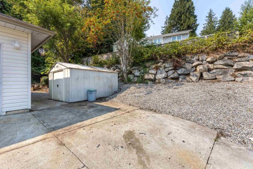 5728 Trail Avenue, Sechelt, BC - Outdoor