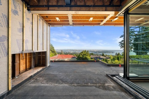 1424 Sandhurst Place, West Vancouver, BC - 
