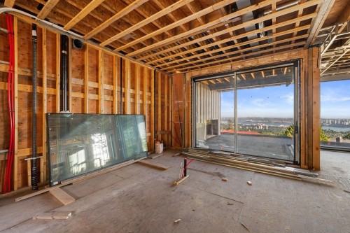 1424 Sandhurst Place, West Vancouver, BC - Indoor Photo Showing Other Room
