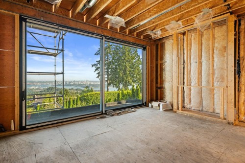 1424 Sandhurst Place, West Vancouver, BC - Indoor Photo Showing Other Room