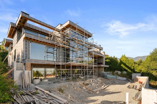 1424 Sandhurst Place, West Vancouver, BC - Outdoor