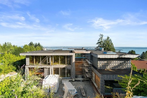 1424 Sandhurst Place, West Vancouver, BC - Outdoor With Body Of Water