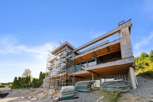 1424 Sandhurst Place, West Vancouver, BC - Outdoor