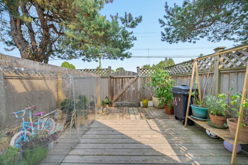 16-4959 57 Street, Delta, BC - Outdoor