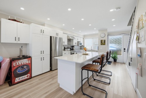16-4959 57 Street, Delta, BC - Indoor Photo Showing Kitchen With Upgraded Kitchen