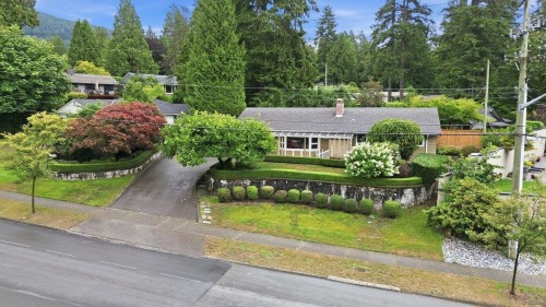 3250 Delbrook Avenue  North Vancouver, BC V7N 3Y5