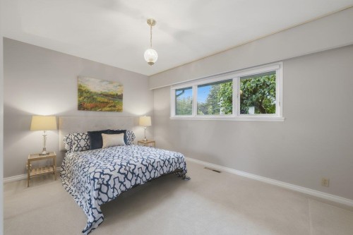 3250 Delbrook Avenue, North Vancouver, BC - Indoor Photo Showing Bedroom