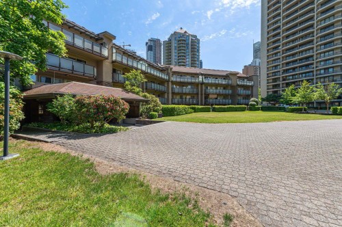 215-4373 Halifax Street  Burnaby, BC V5C 5Z2