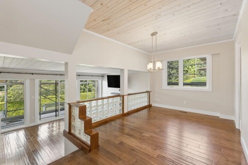 1056 Lillooet Road, North Vancouver, BC - Indoor