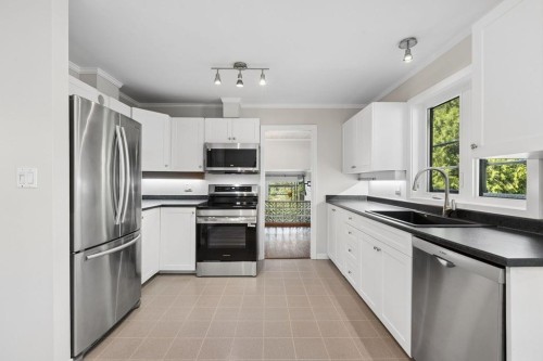 1056 Lillooet Road, North Vancouver, BC - Indoor Photo Showing Kitchen With Double Sink