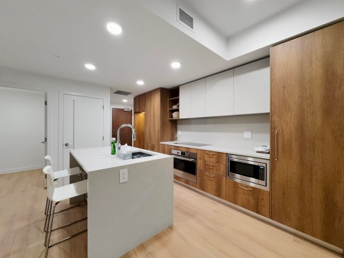 3xx-133 49th Avenue W, Vancouver, BC V5Y 0P8 3