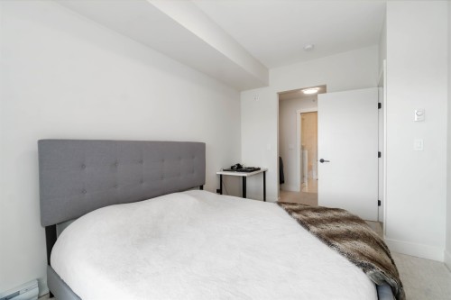 409-1633 Tatlow Avenue, North Vancouver, BC - Indoor Photo Showing Bedroom